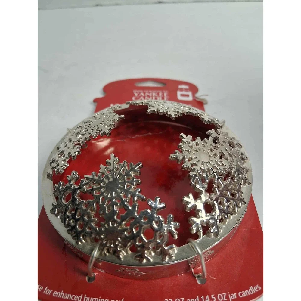 Yankee Candle Sparkling Cinnamon 22oz Jar Candle with Illuma-Lid Topper Seasonal